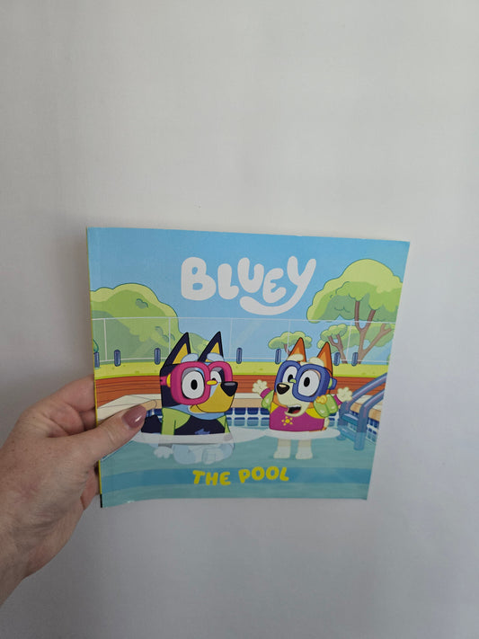 Bluey - The Pool • Softcover Book