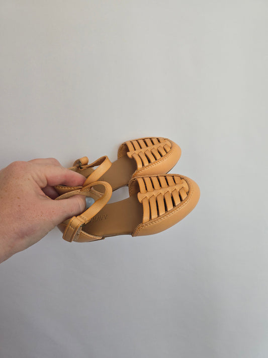 Old Navy Desert Sandals • 6C