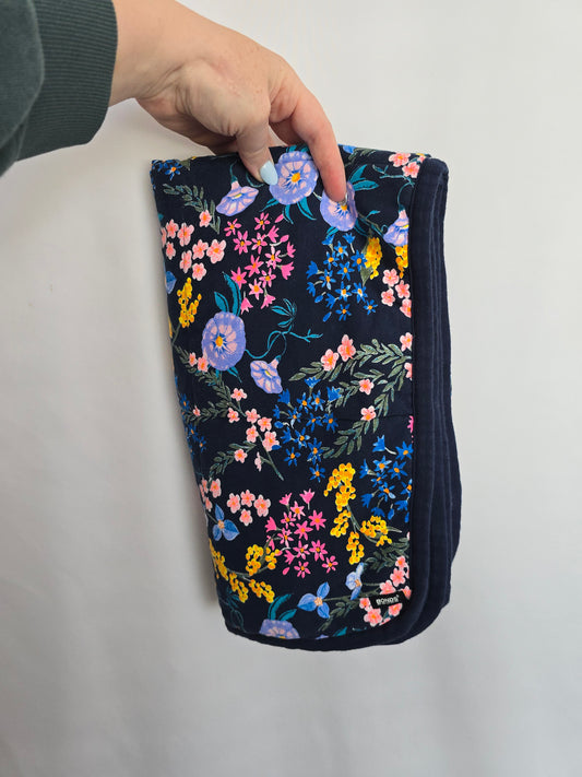 Bonds Navy Floral Quilted Blanket • 91cmx73cm