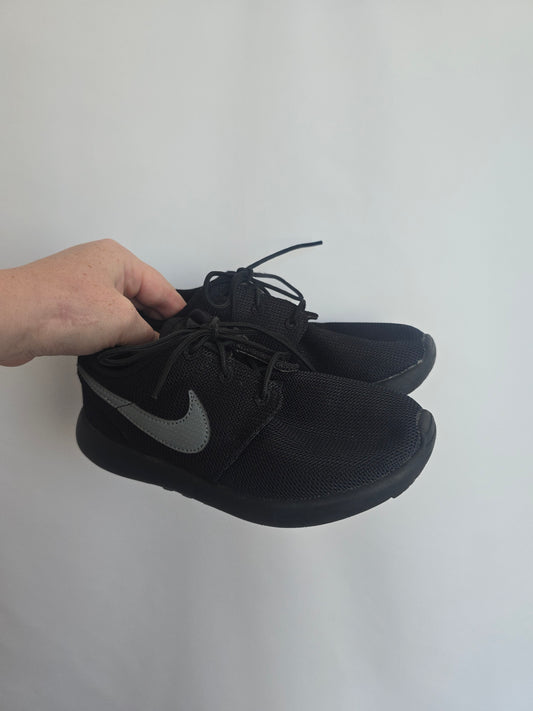 Nike Black Running Shoes • J1