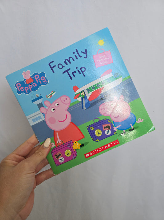 Peppa Pig Family Trip • Softcover Book