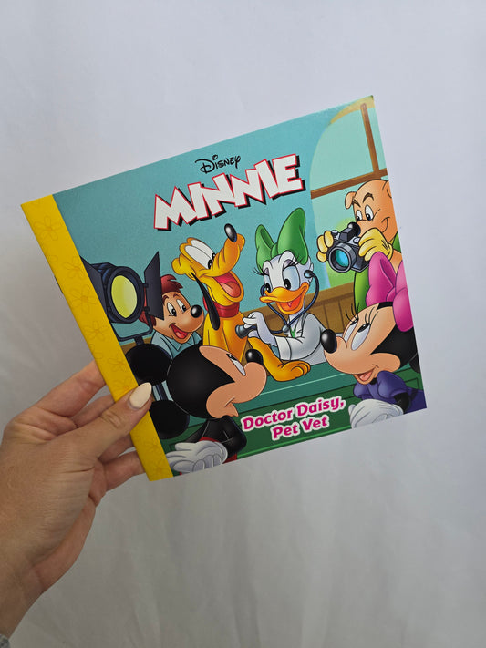 Minnie Doctor Daisy, Pet Vet • Softcover Book
