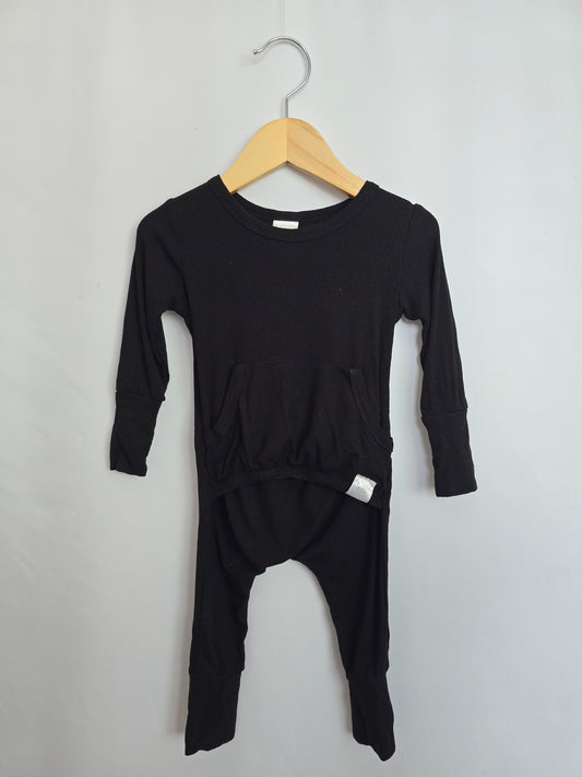Ready Set Romper Black Ribbed *flaw* • 6-12 months
