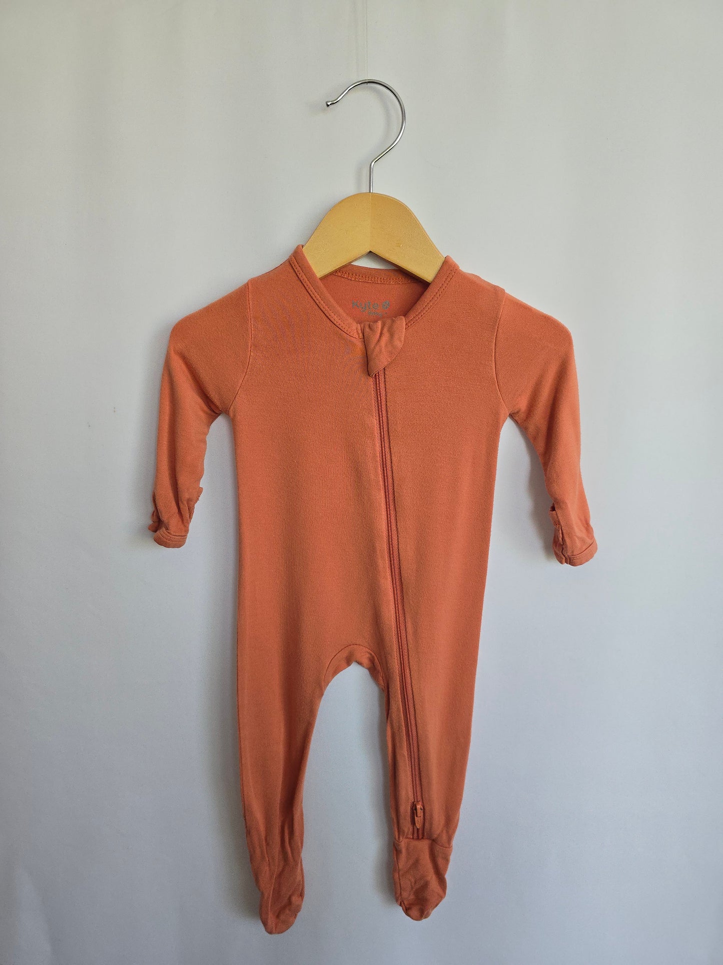 PLAY Kyte Sienna Zip Footie • 0-3 months