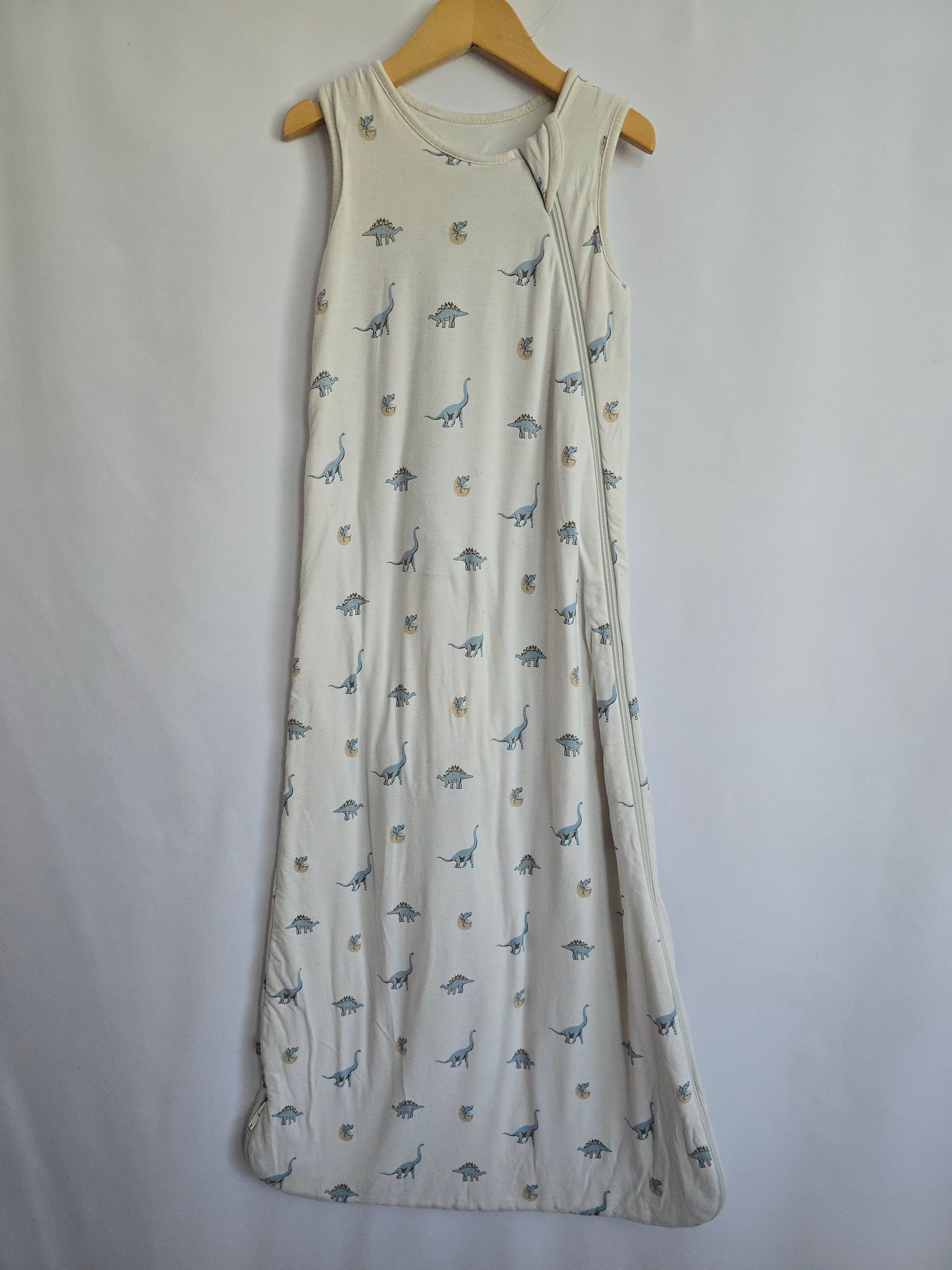 PLAY Kyte Jurasic 1.0 tog Sleepsack • L 18-36 months