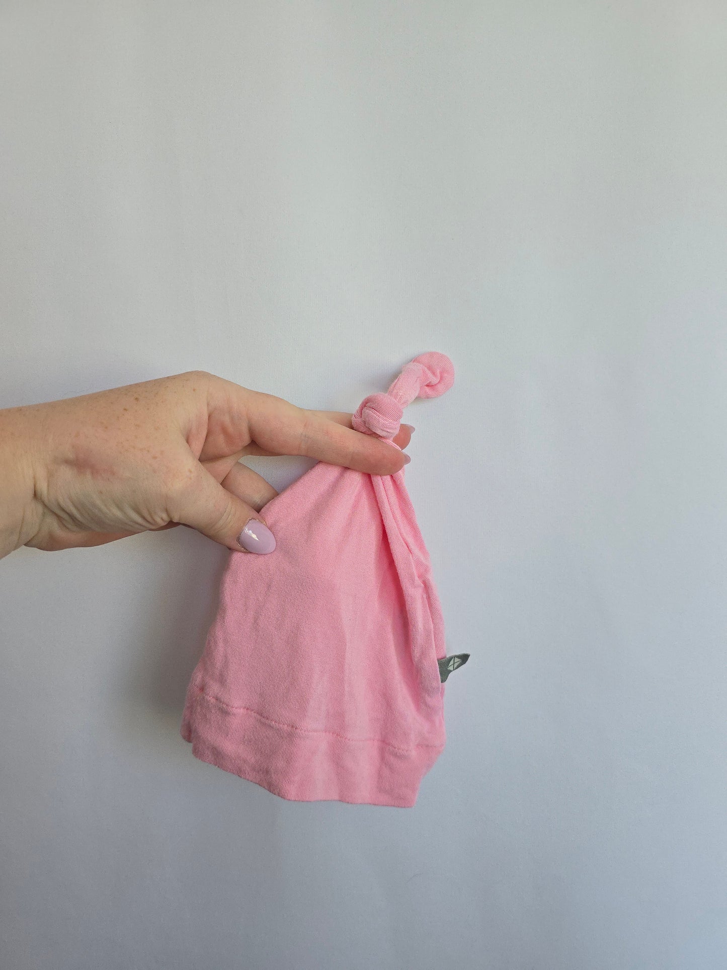 Kyte Bubblegum Knotted Hat • Newborn
