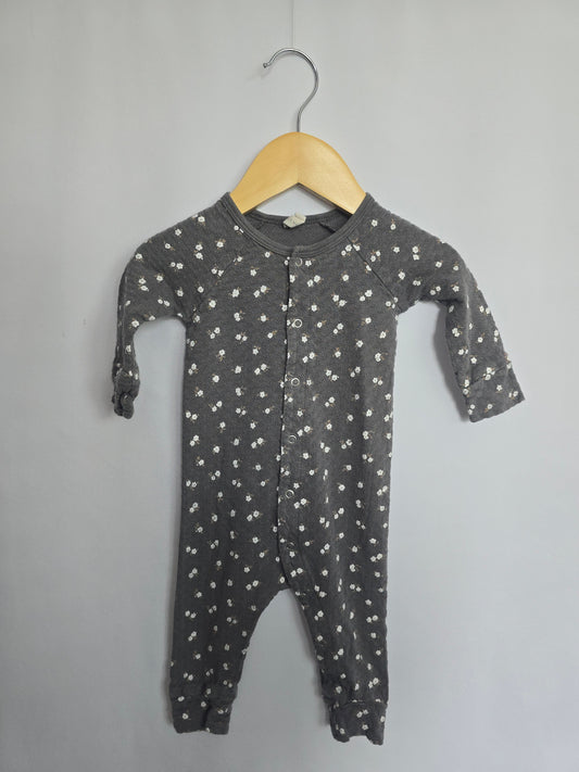 Quincy Mae Grey Mini Floral Snap Romper • 3-6 months