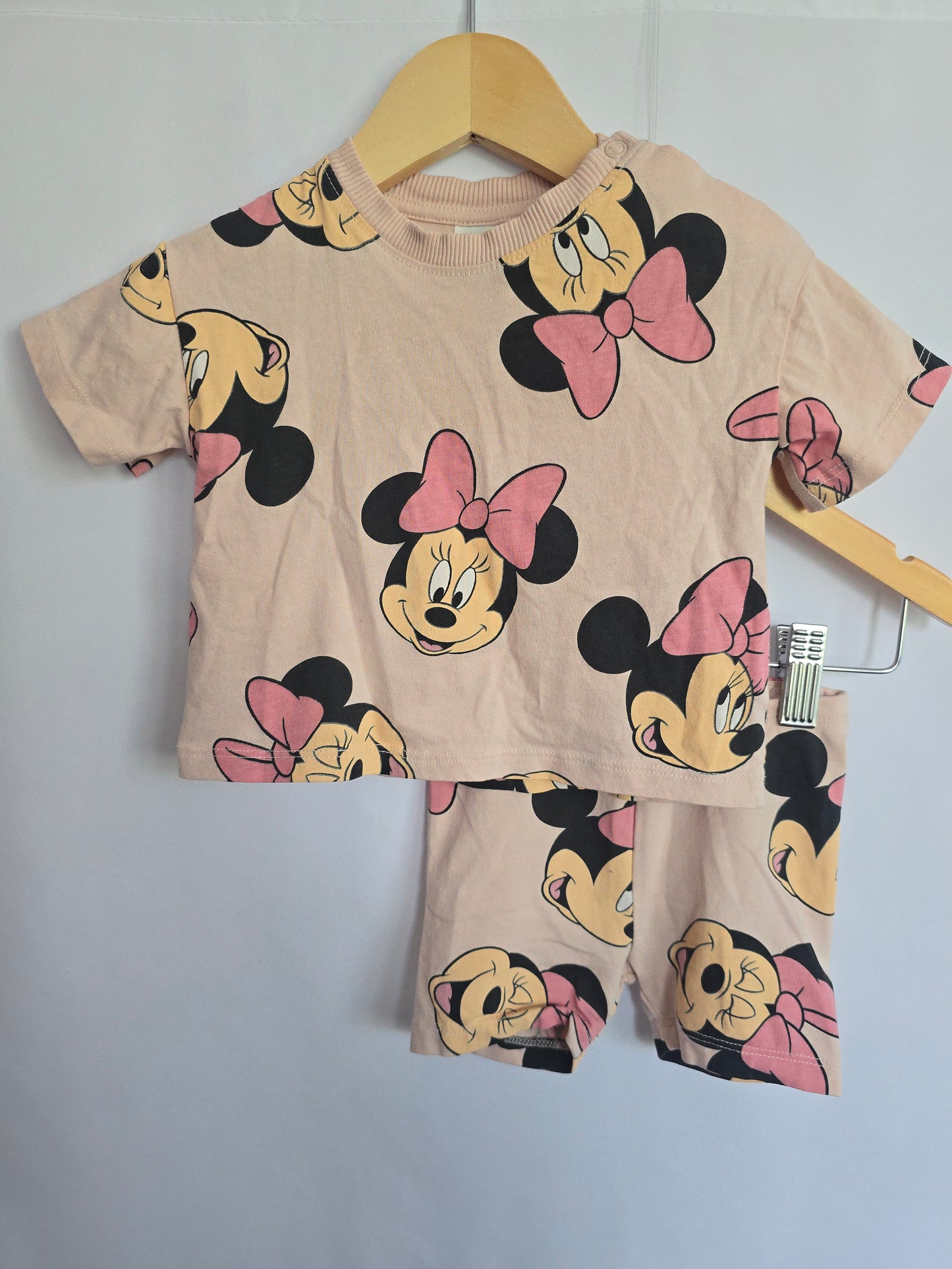 H&M Minnie Pink Tee & Bike Shorts Set • 4-6 months