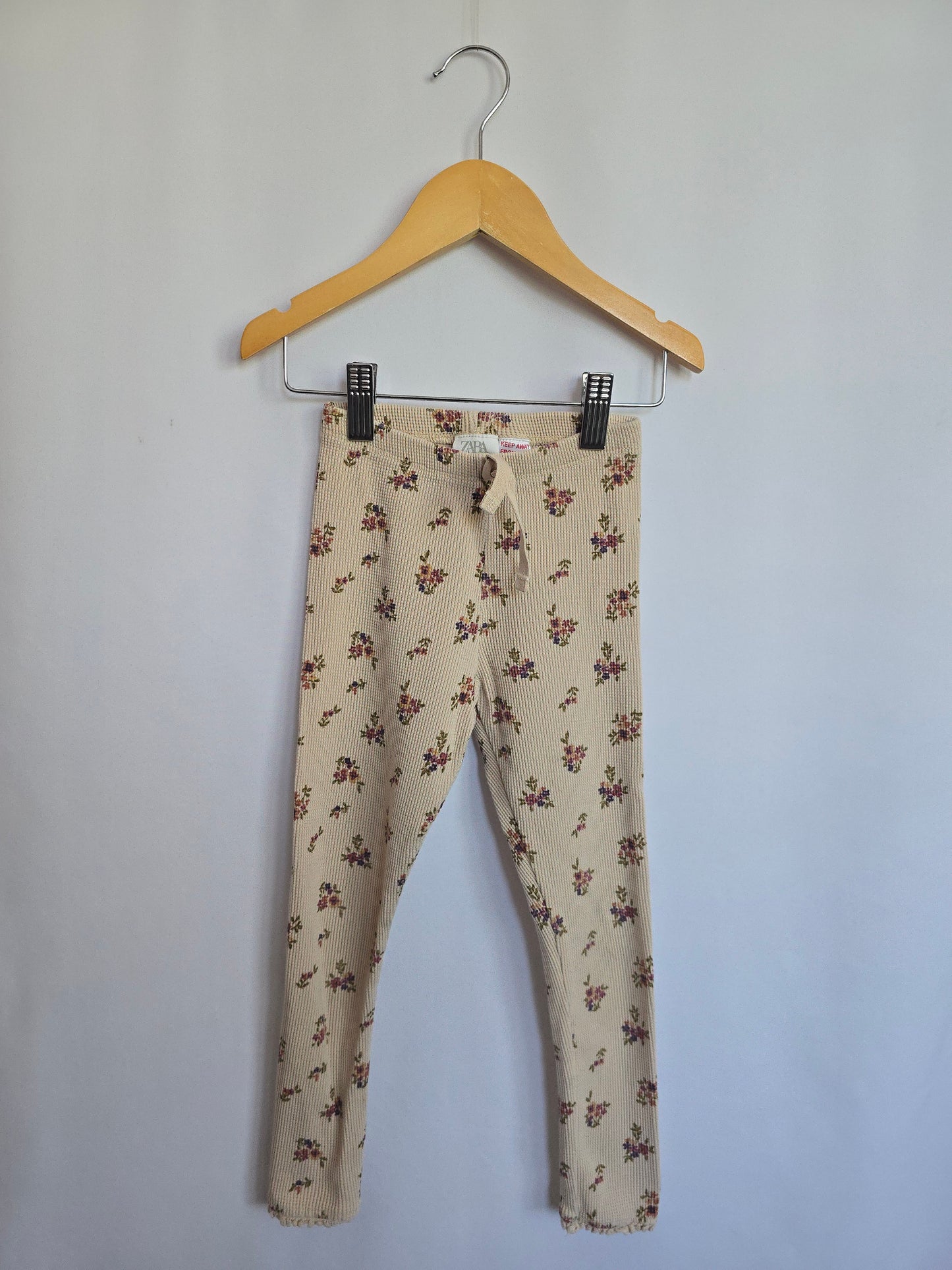 Zara Waffle Floral Leggings • 5-6 years