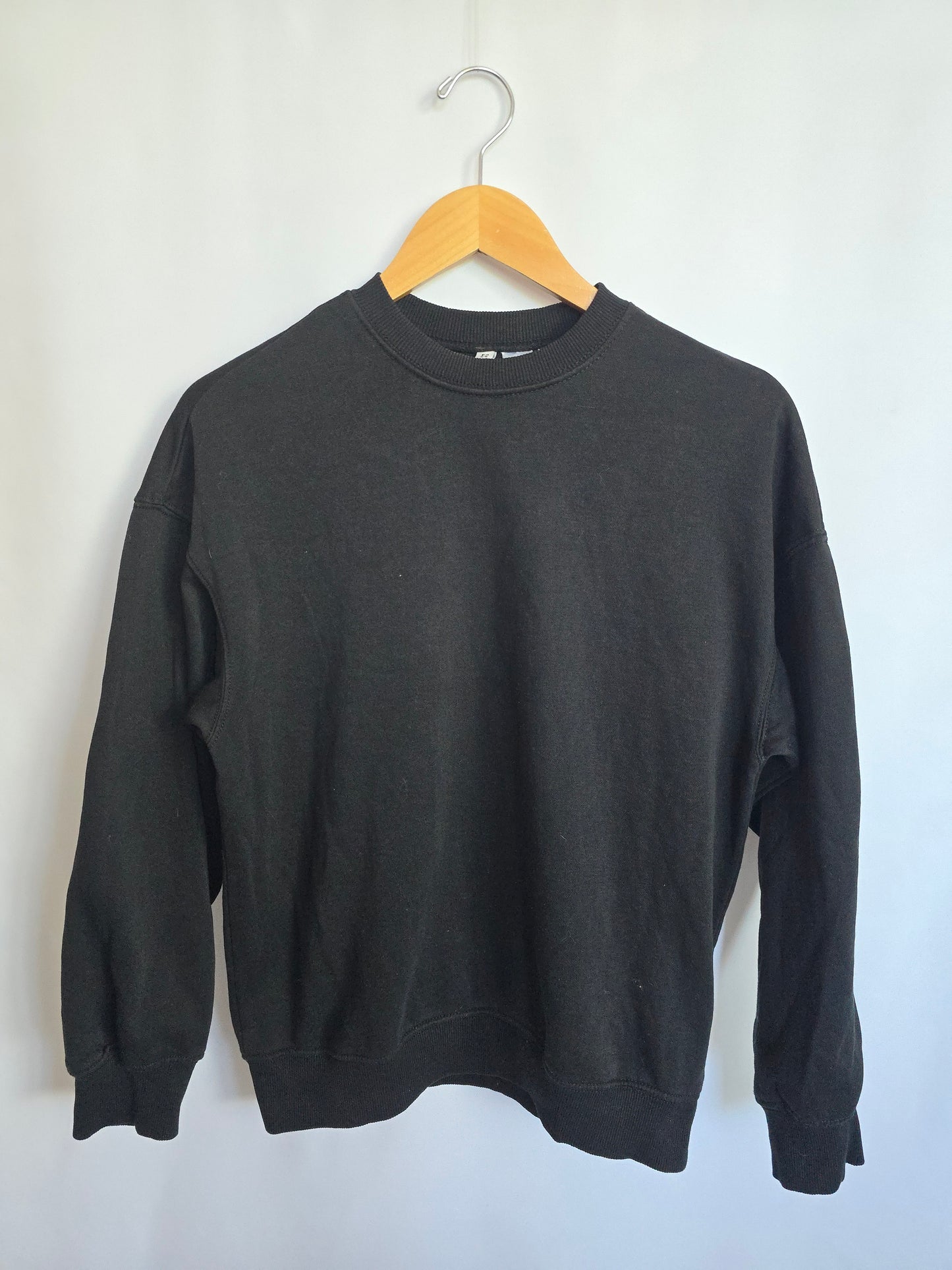 H&M Black Basic Crewneck • XX-Small