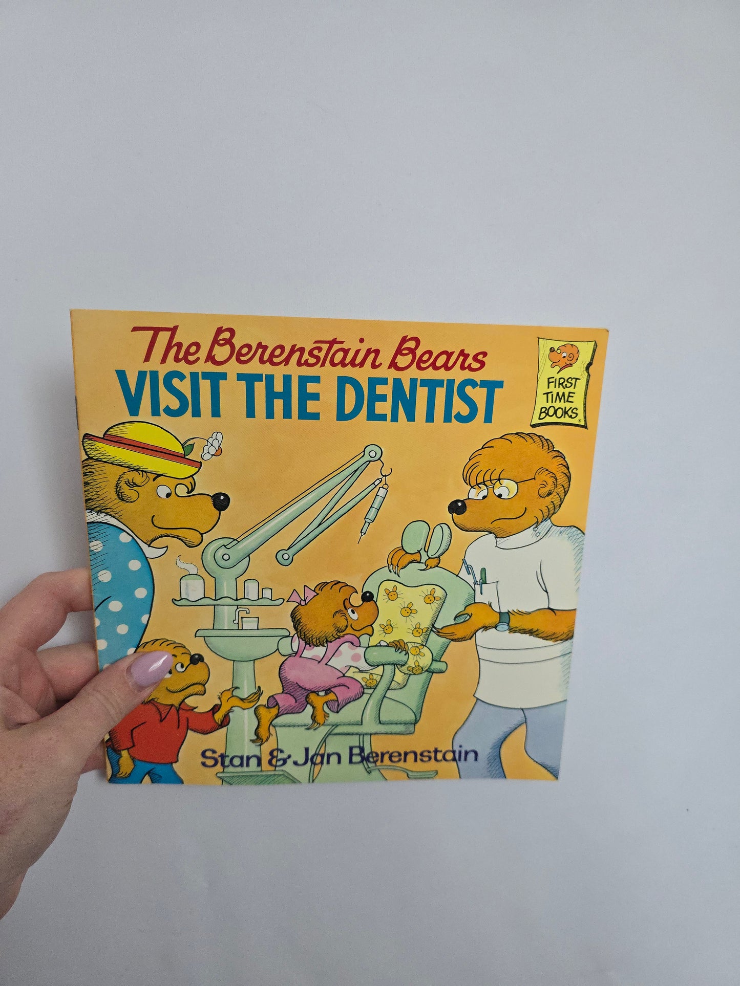 The Berenstain Bears Visit The Dentist • Softcover Book