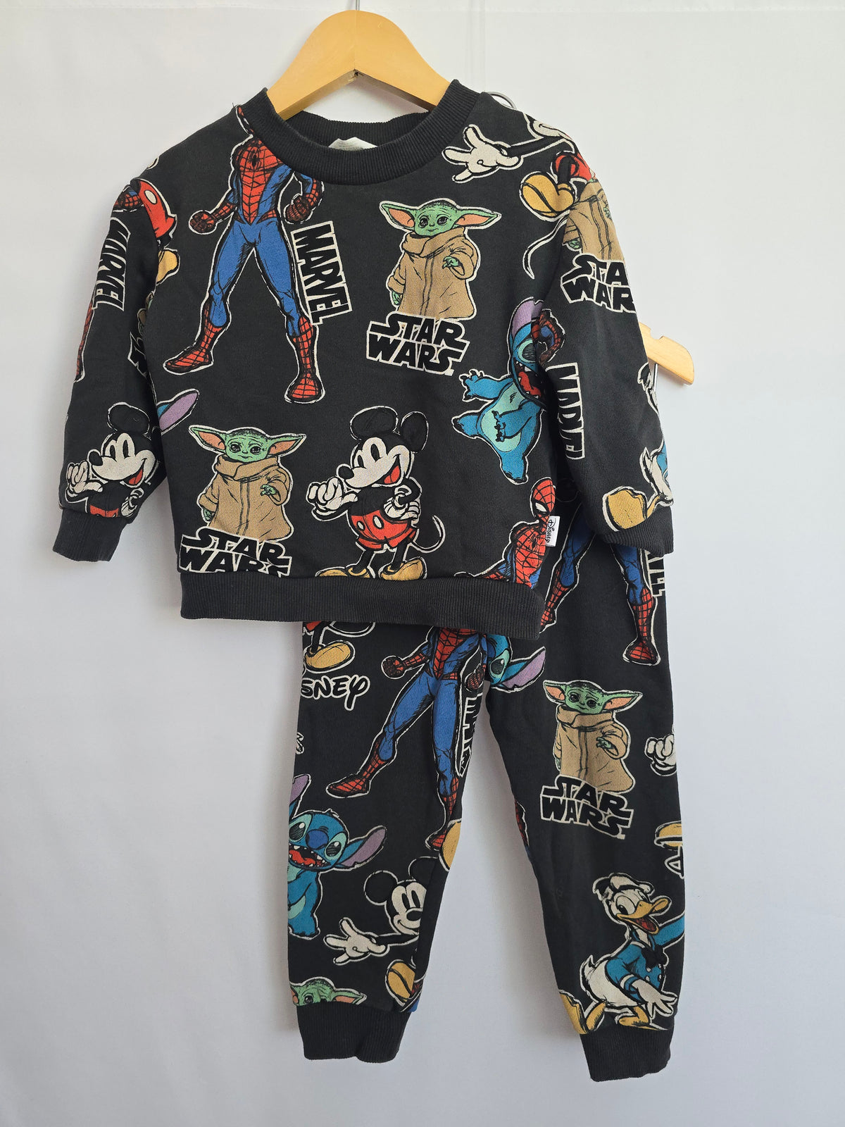 H&M Marvel/Starwars Crewneck & Joggers Set • 2-3 years