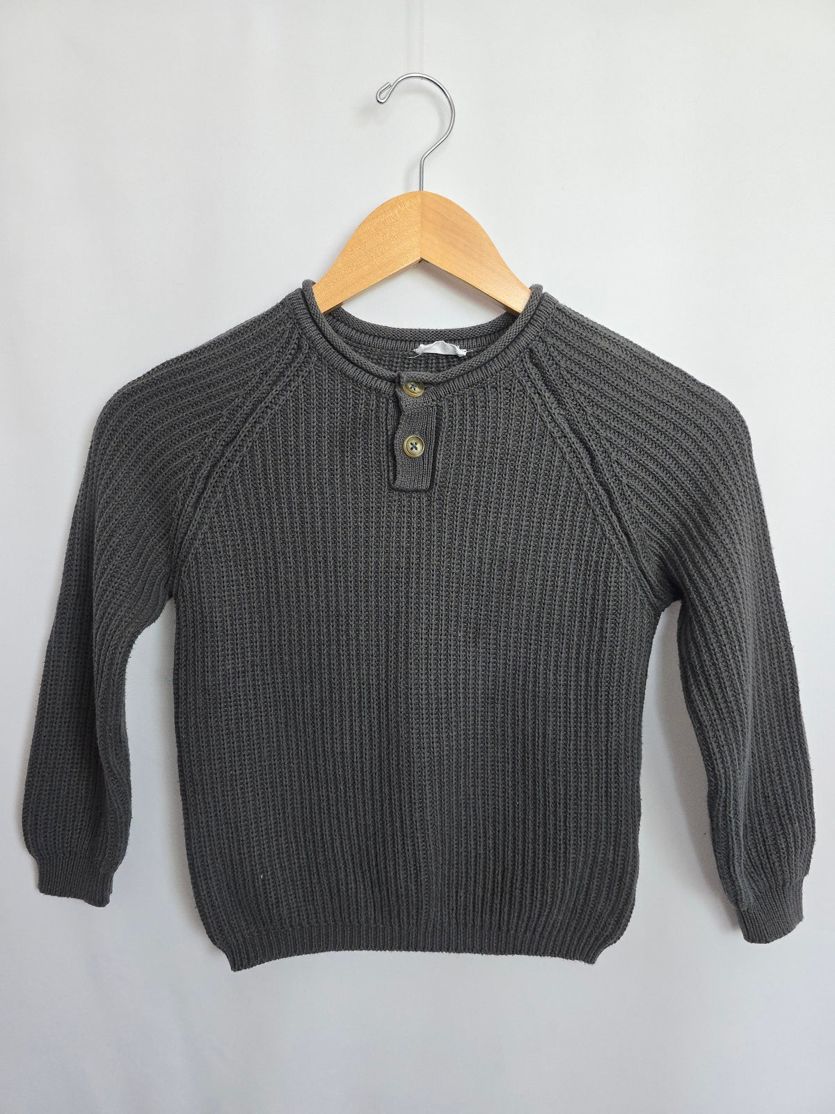 Jamie Kay Charcoal Knit Sweater *stains* • 4 years