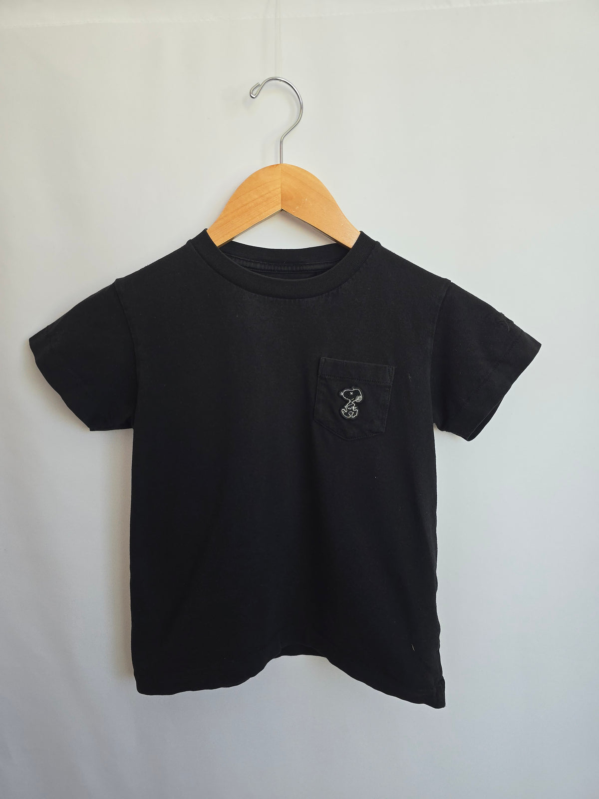 Uniqlo x Peanuts Pocket Tee • 5-6 years