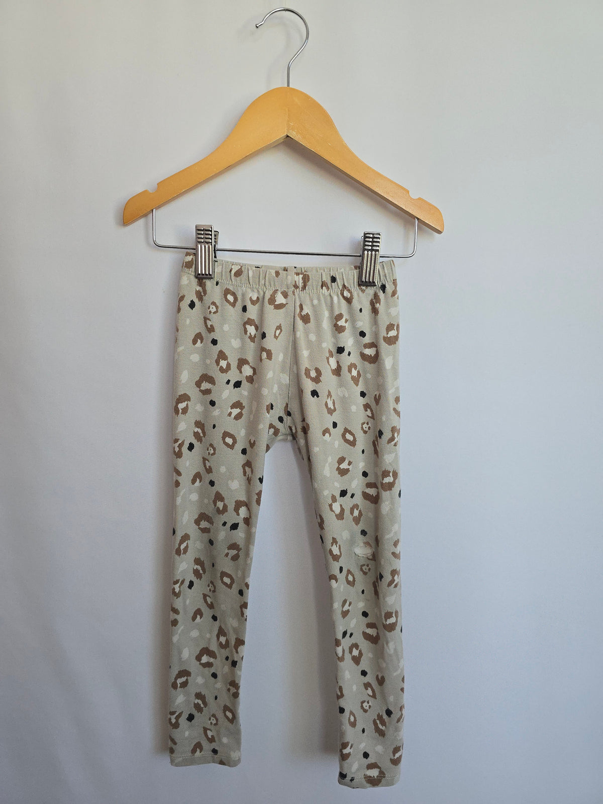 PLAYYY Jax & Lennon Snow Leopard Leggings • 2-3 years