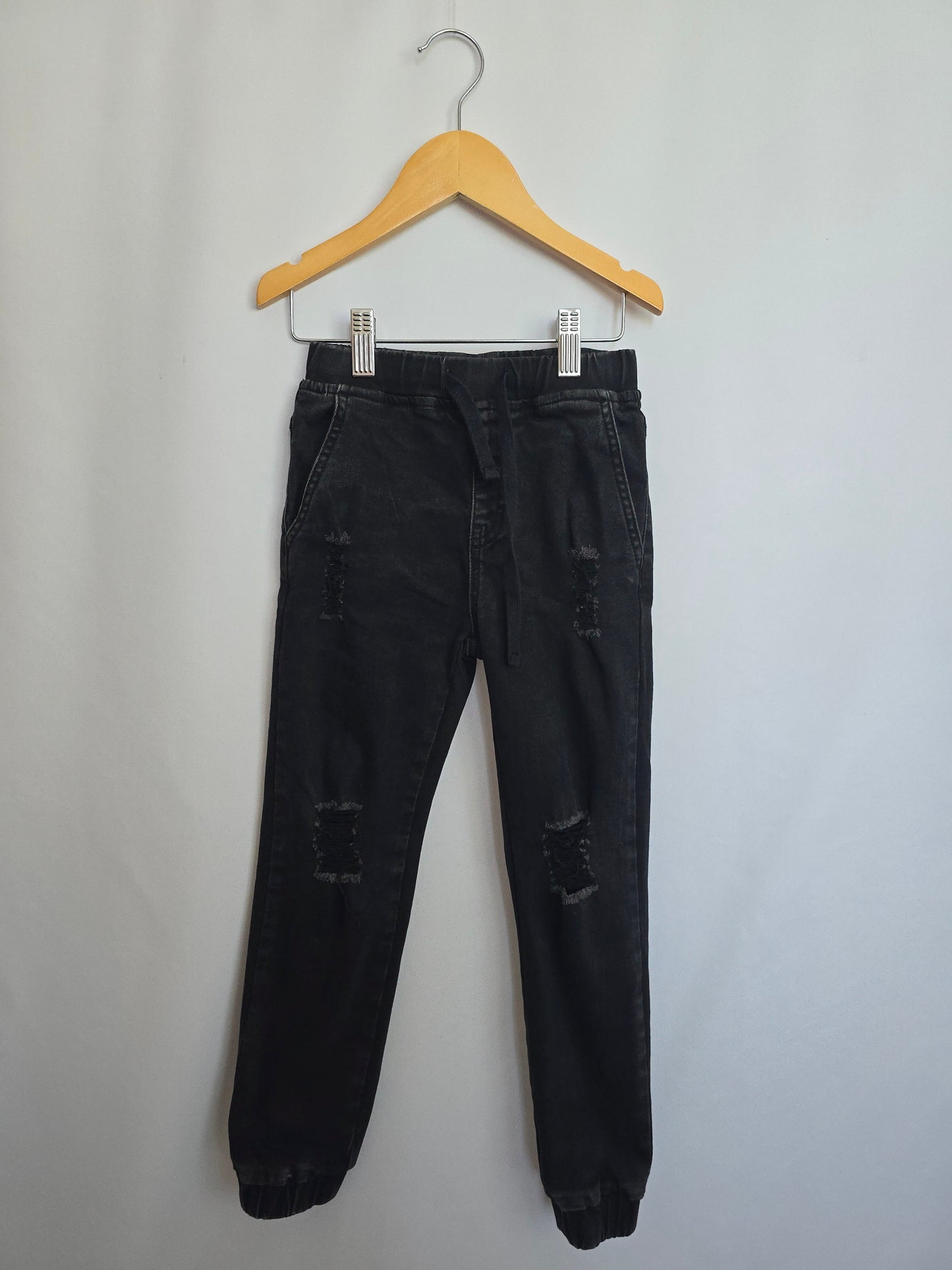 Remi & Rae Co. Black Distressed Joggers • 6 years