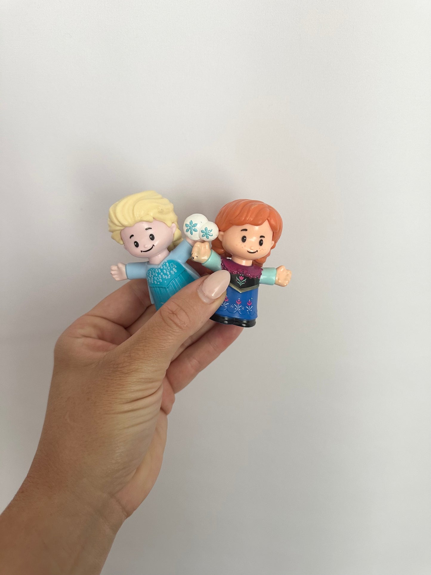 Little People Frozen Sven Sleigh with Elsa & Anna (2)