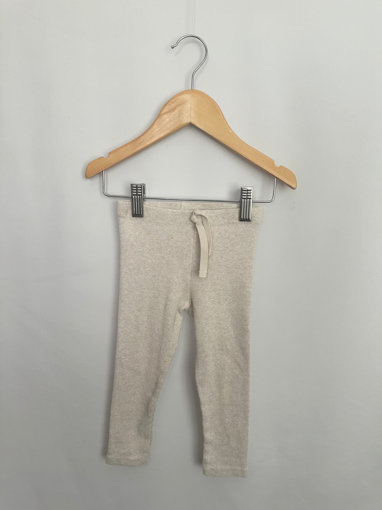 Zara Oat Ribbed Leggings • 2-3 years