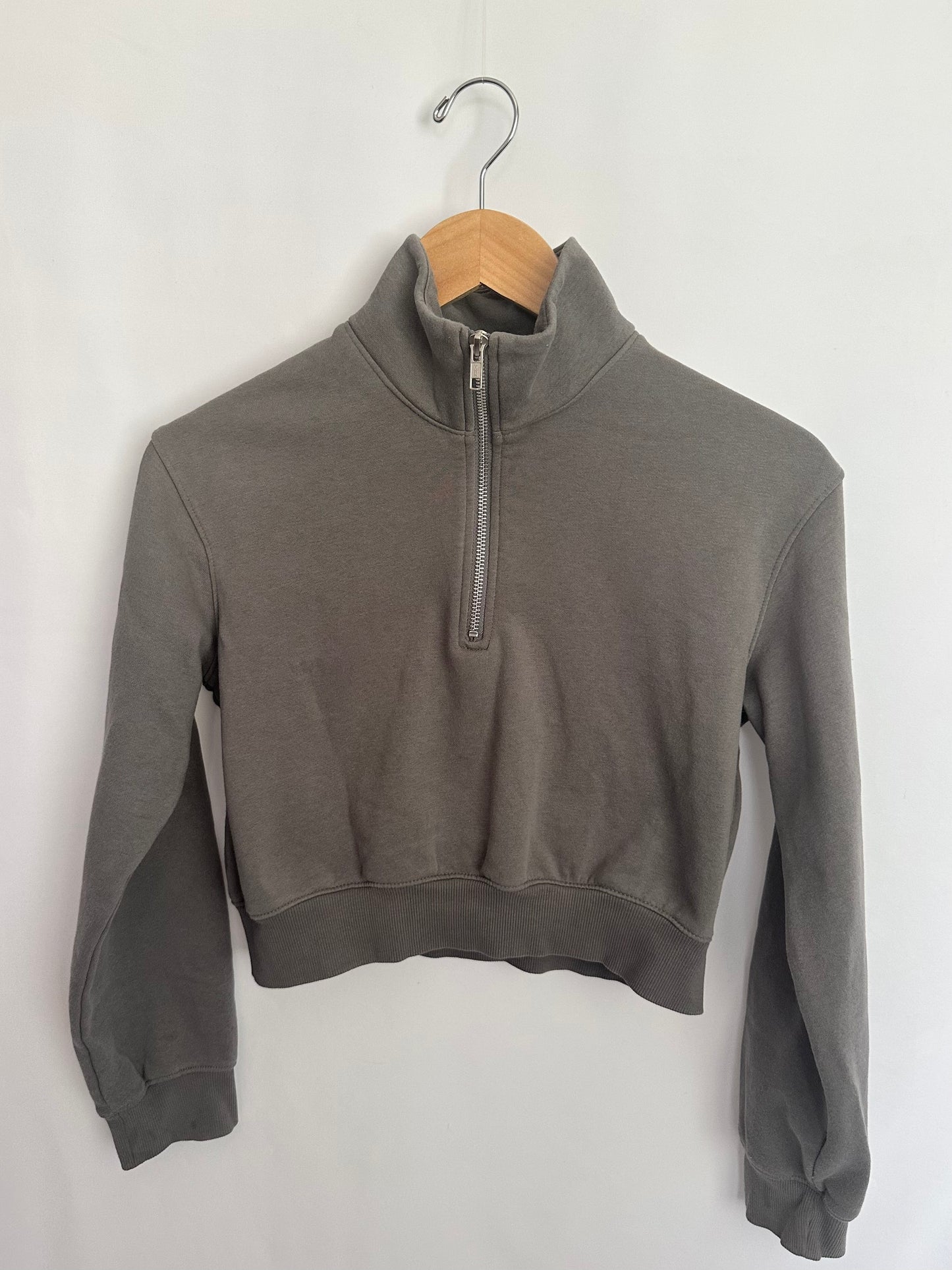 H&M Grey 1/4 Zip Crop Sweater • X-Small