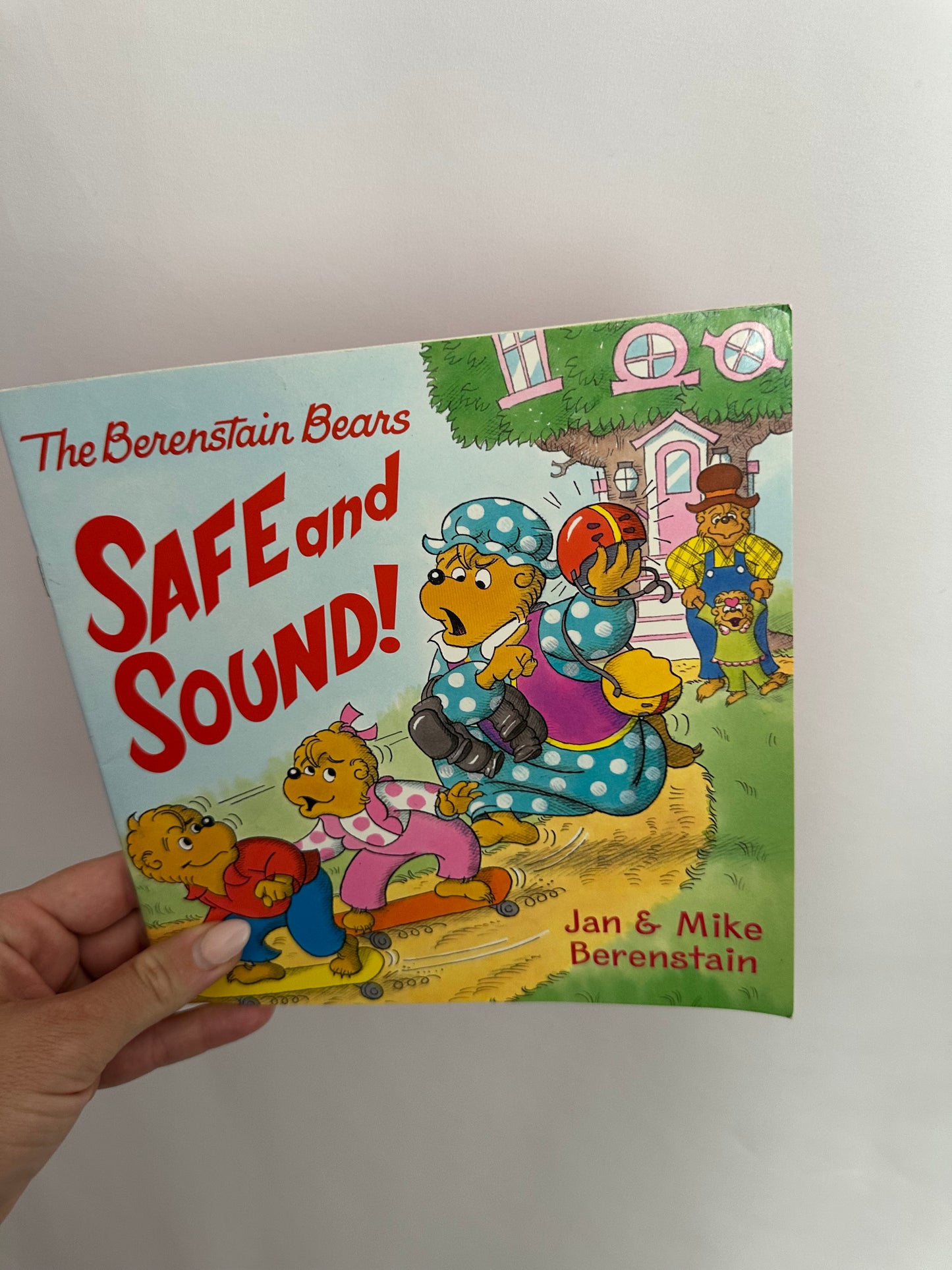 The Berenstain Bears Safe & Sound! • Softcover Book