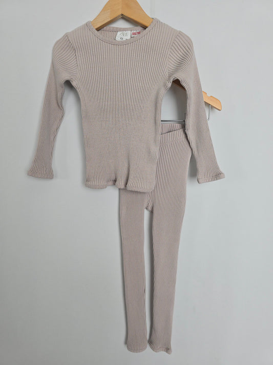 Zara Champagne Ribbed Set • 3-4 years