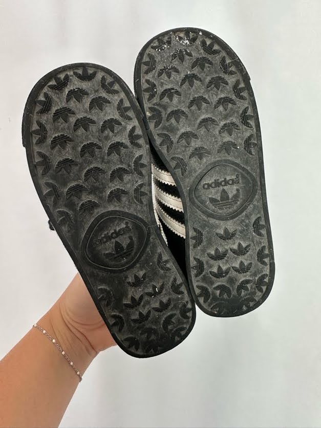 Adidas Black/White Lace Sneakers • 10C