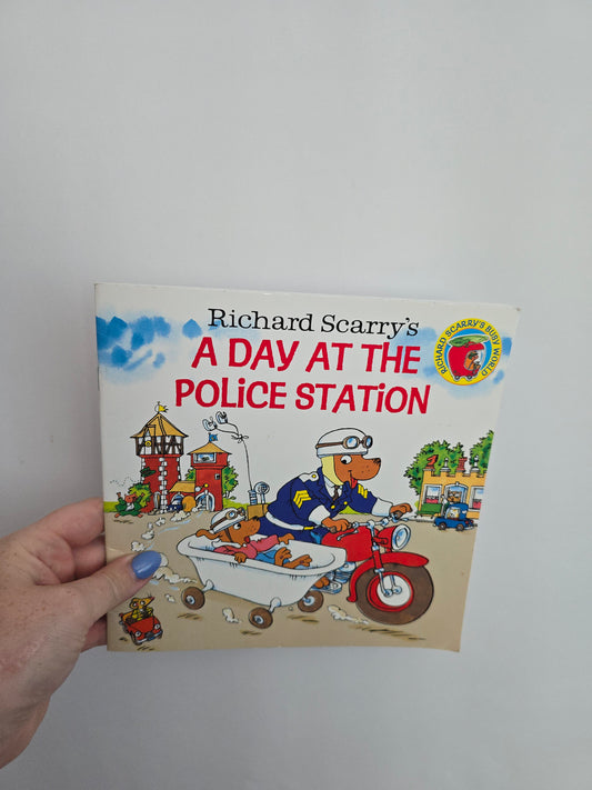 Richard Scarry's A Day At The Police Station • Softcover Book