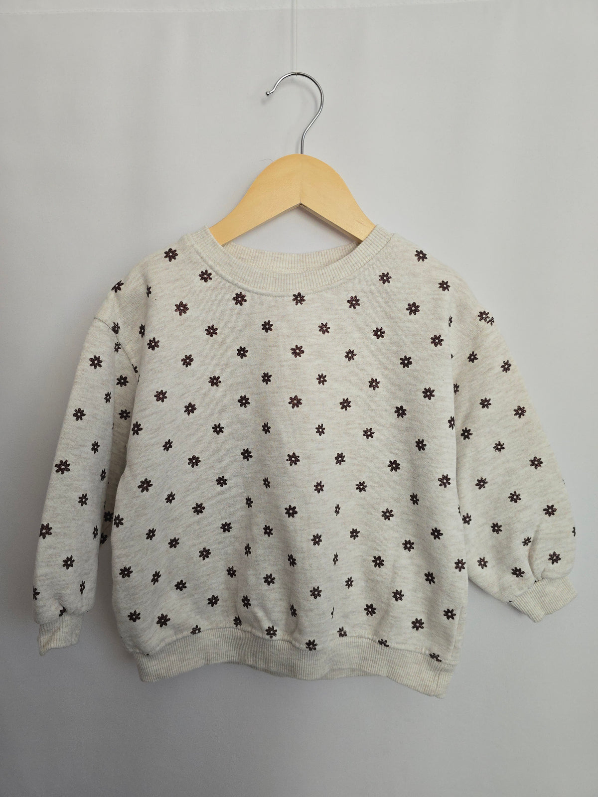 Zara Cinnamon Floral Crewneck • 4 years