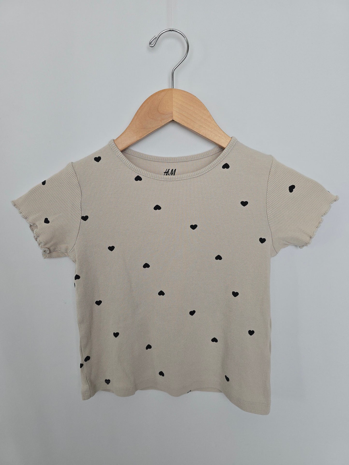 H&M Ribbed Hearts Tee • 6-8 years