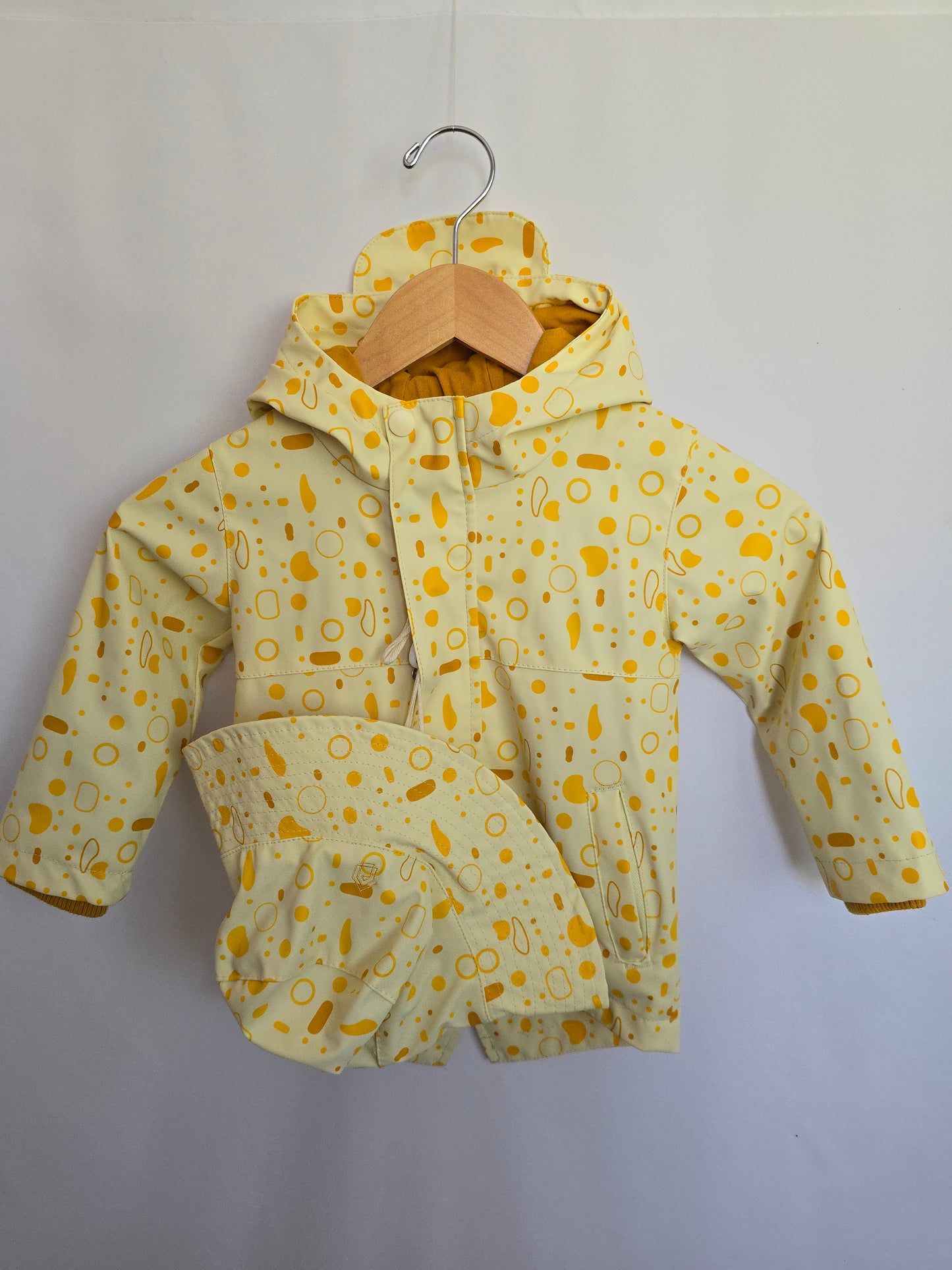 Coco Village Yellow Dot Atari Rainjacket & Hat • 2 years