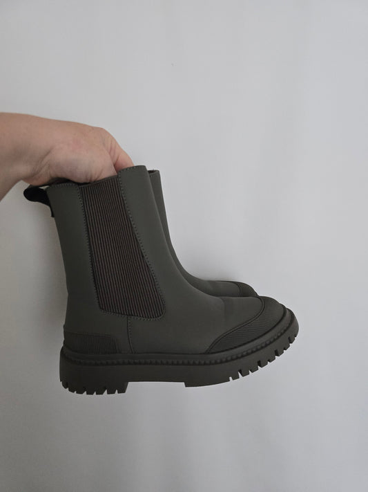 Zara Grey Green Combat Boot • J1