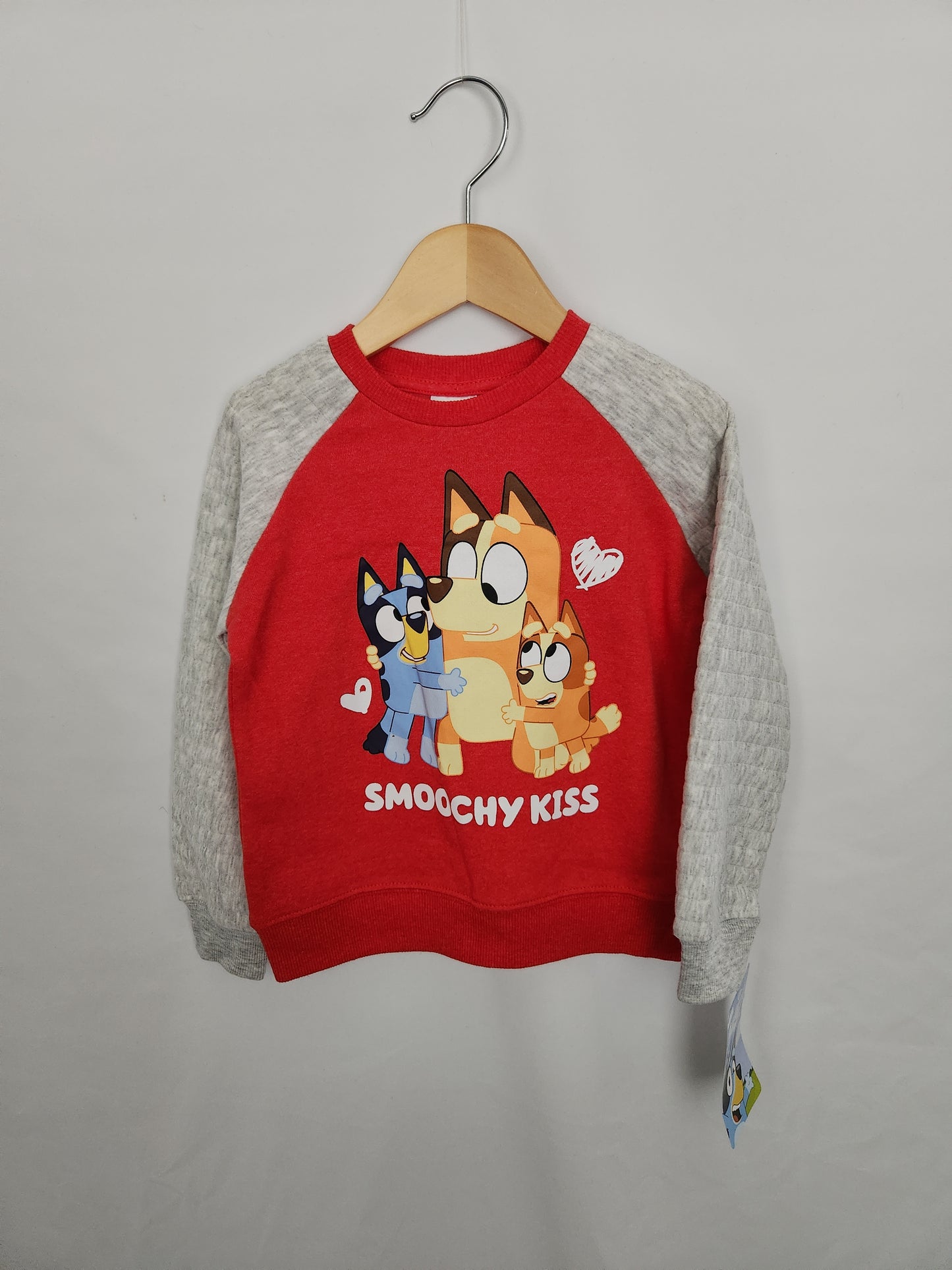 NEW Bluey Smoochie Kiss Crewneck • 4 years