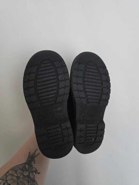 Naturino Black Picadilly Chelsea Boots • 8.5C