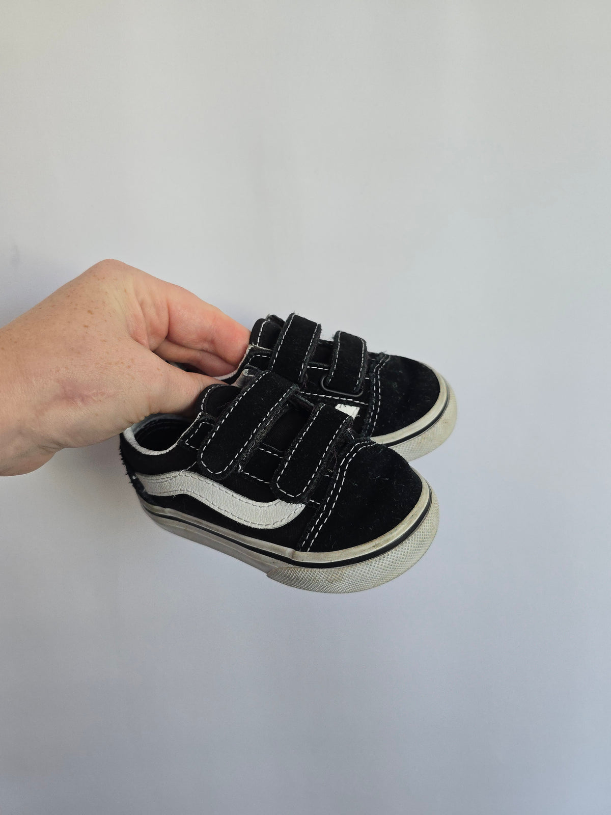 Vans Velcro Sneakers • 5C