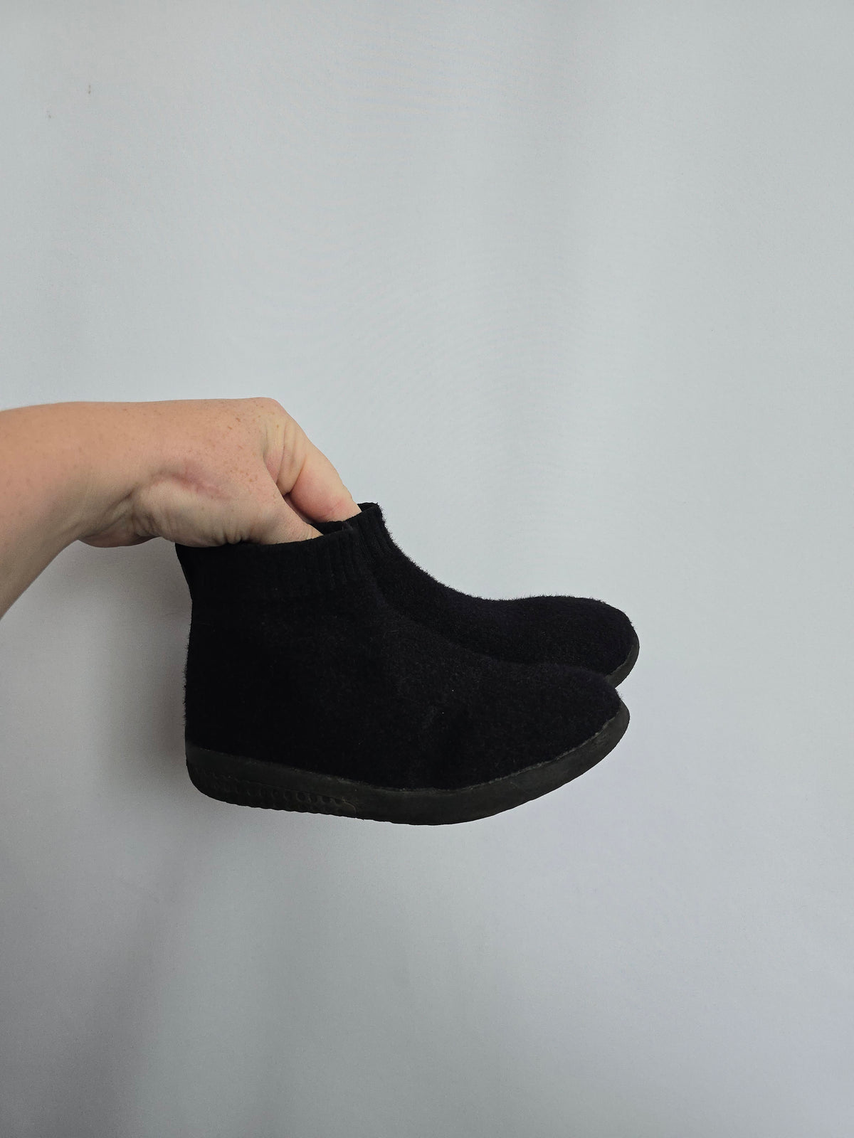 HeyFolks Black Warmboots • 11C