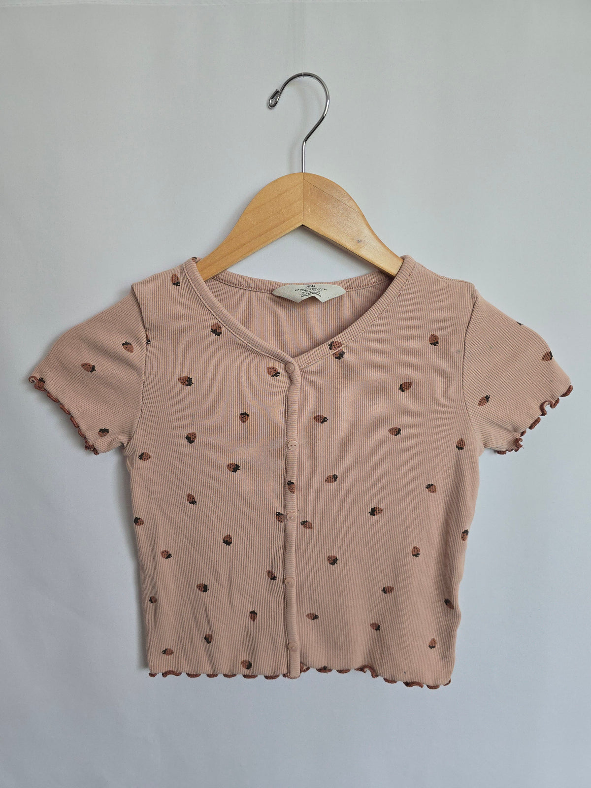 PLAY H&M Strawberries Ribbed Tee • 6-8 years