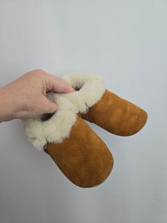 Heyfolks Chestnut Warm Mocs • 7C