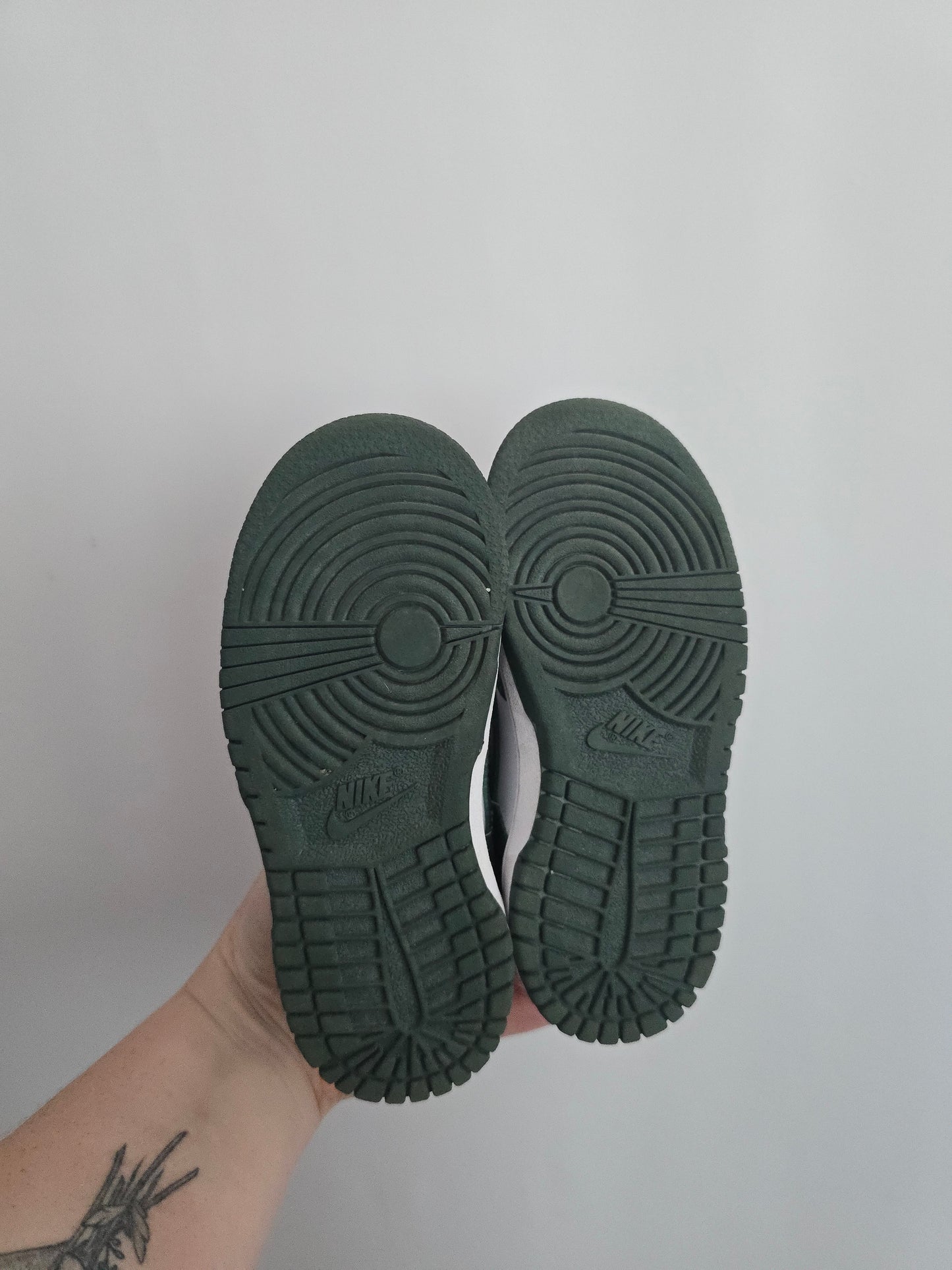 Nike Sage Green Runners • 9C