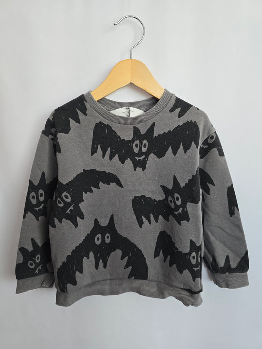 H&M Grey Bats Crewneck • 2-4 years