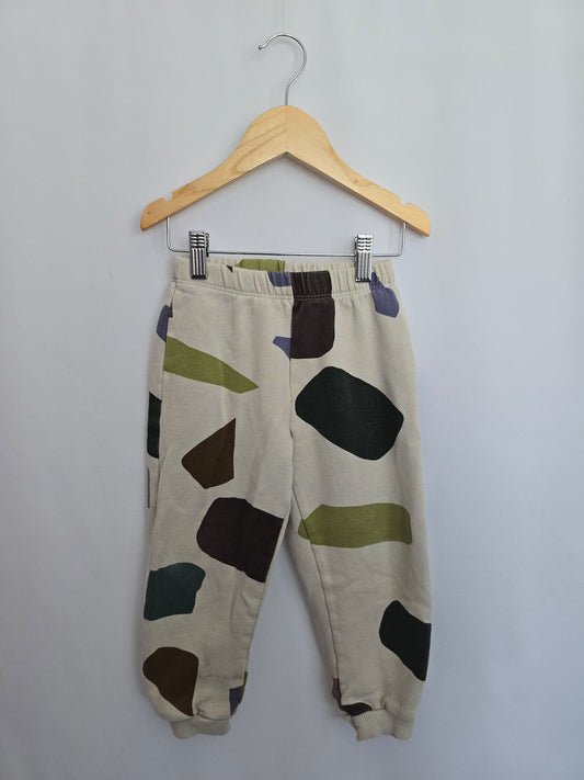 Zara Abstract Shapes Sweatpants • 4-5 years