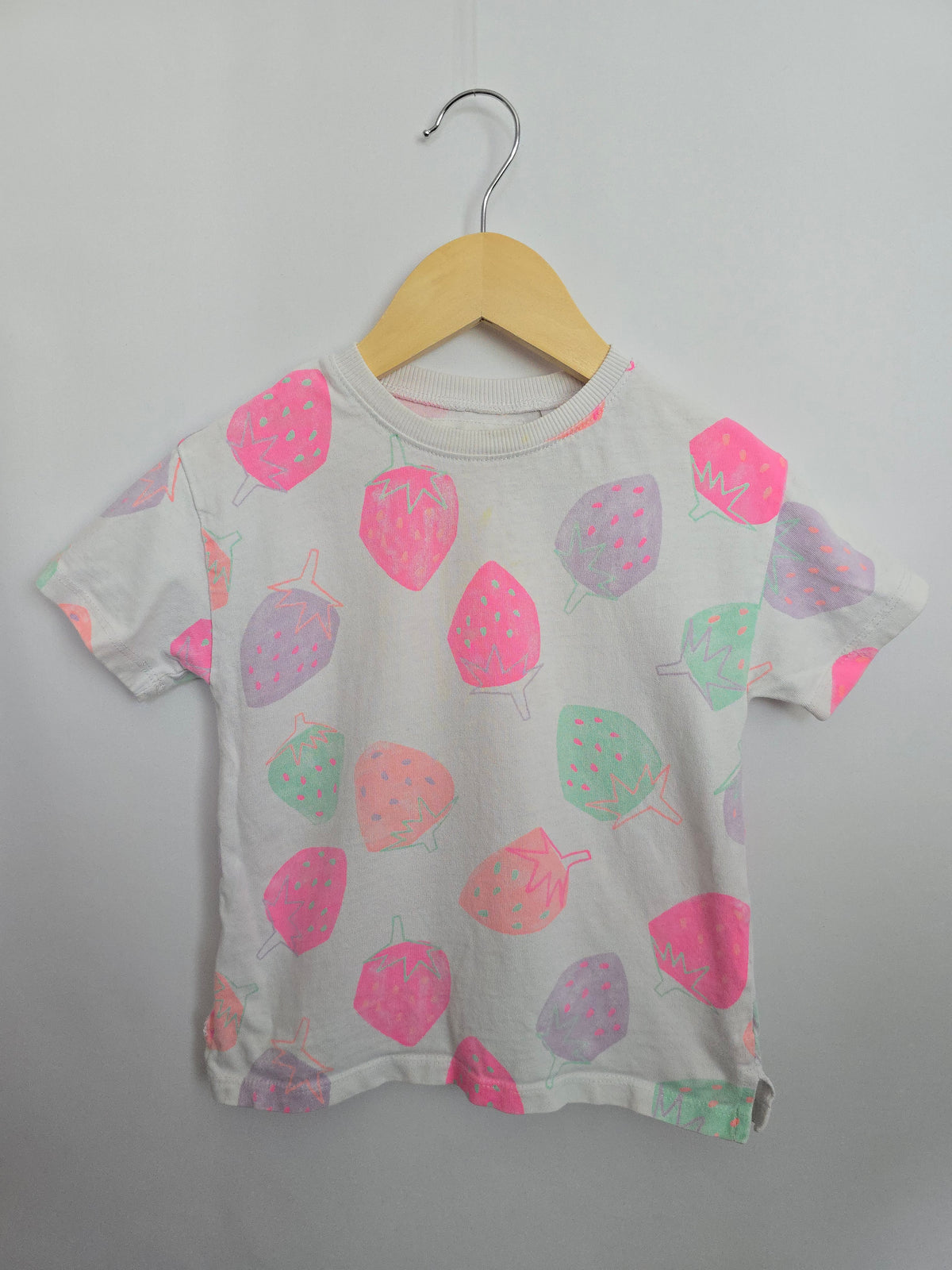 PLAY Zara Strawberries White Tee • 4 years