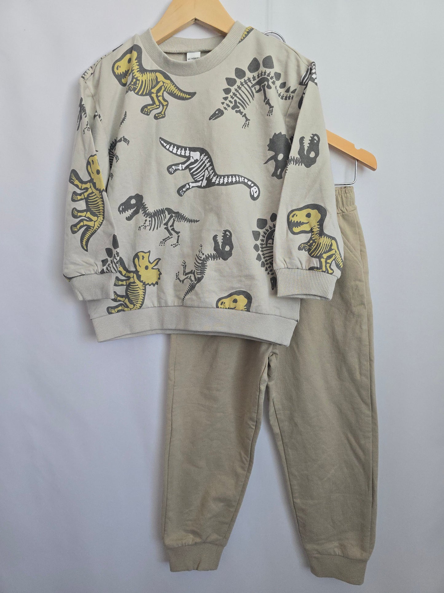 NEW LC Waikiki Dino Set  • 4-5 years