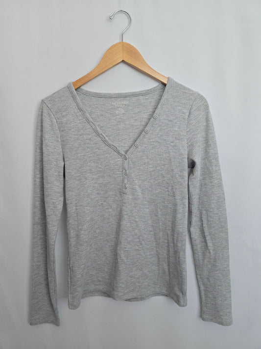 American Eagle Light Grey Waffle Henley • Medium