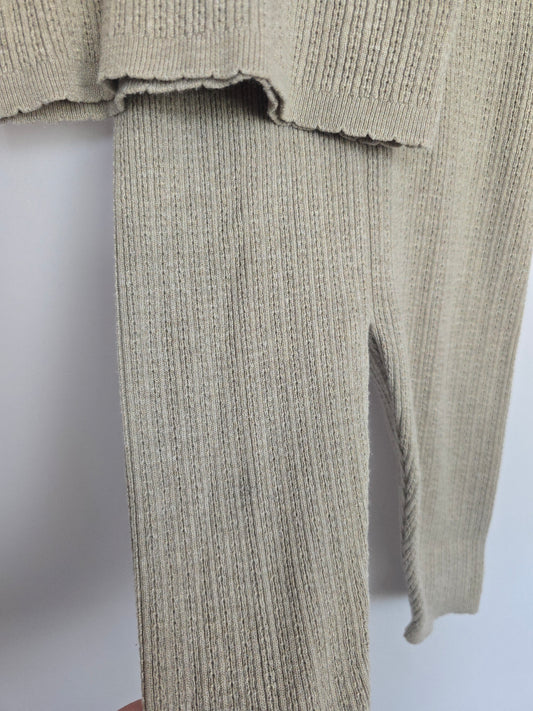 H&M Tan Soft Ruffle Shirt & Leggings *stain* • 6-9 months
