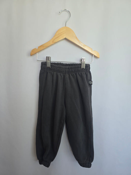 Zara Dark Grey Sweatpants • 3 years