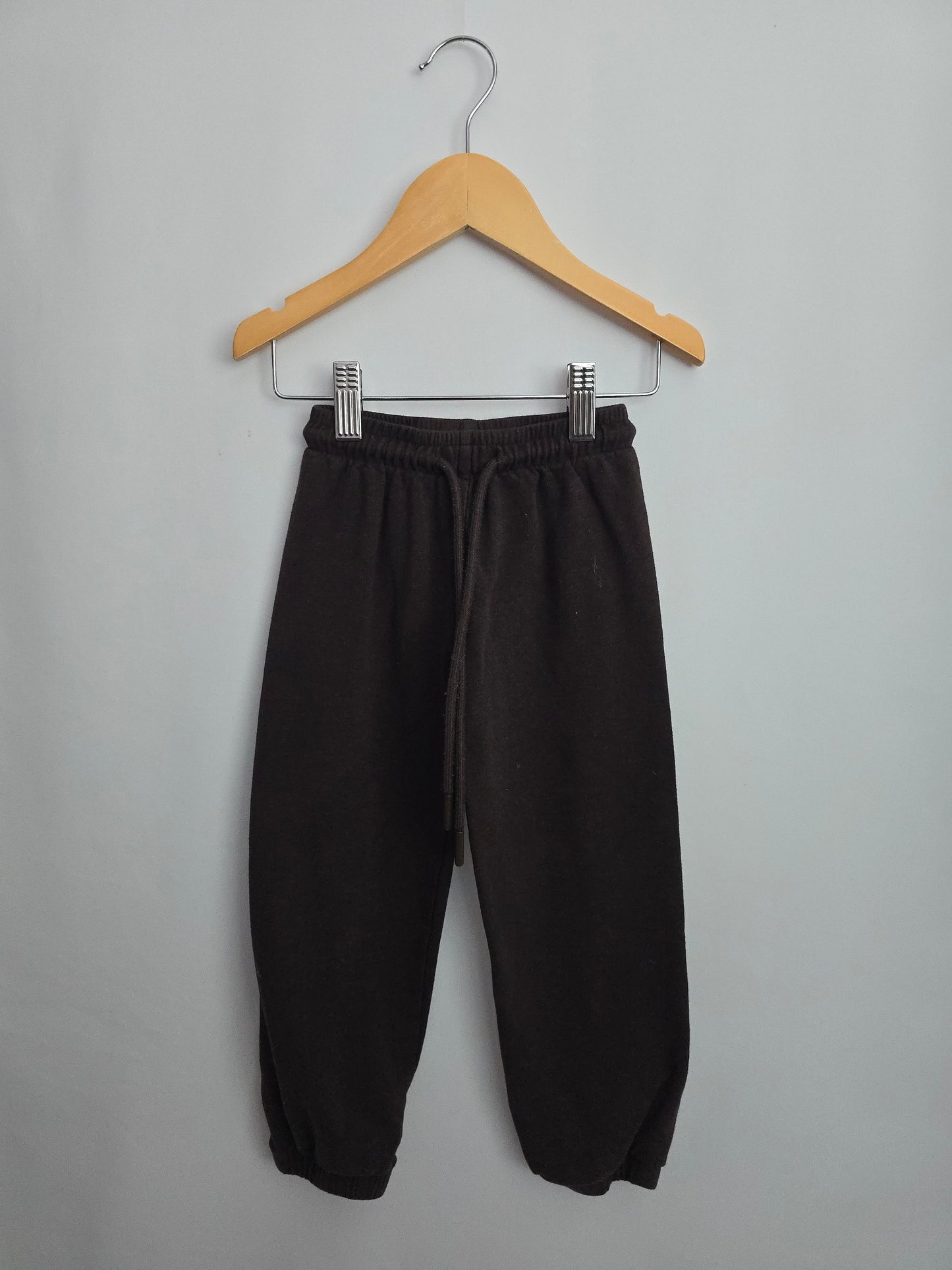 Jax & Lennon Coffee Sweatpants • 2-3 years