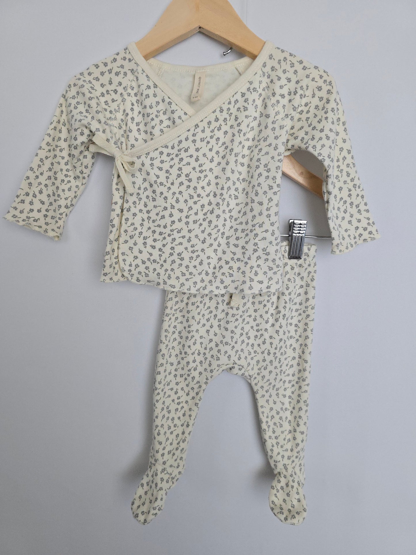 Quincy Mae Organic Cotton Blue Floral Layette Set • 3-6 months