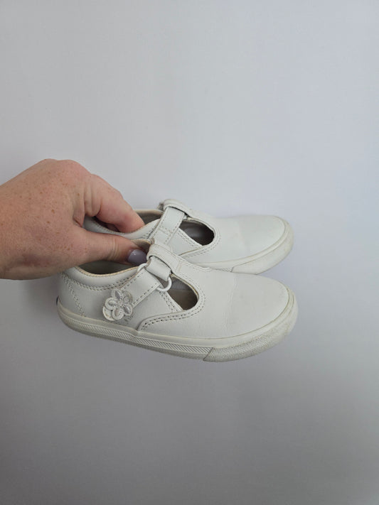 Keds White Mary Jane Runners • 8C