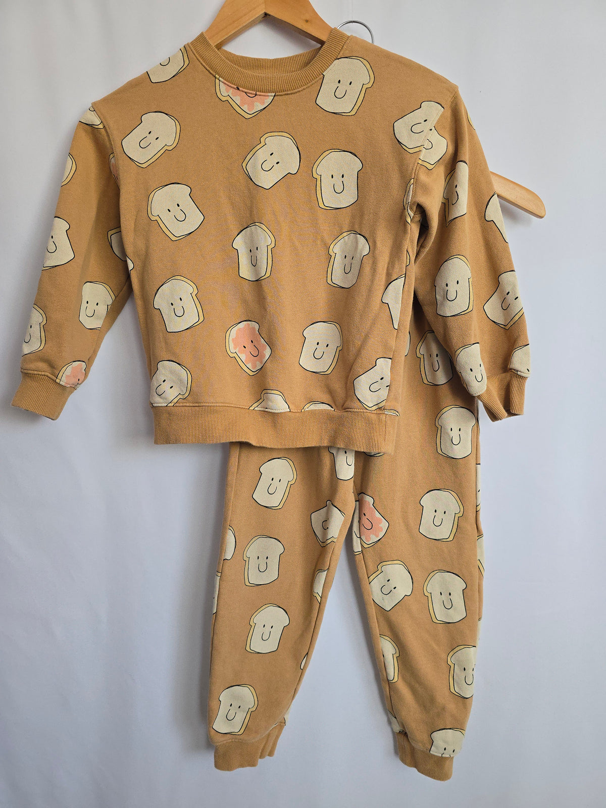 H&M Peanutbutter & Jelly Crewneck & Joggers Set • 6-8 years