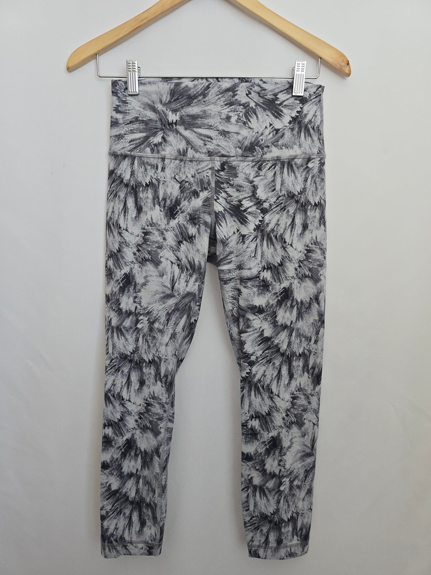 Lululemon Grey Marble Wonder Train High Rise Crop 23" • Medium 8